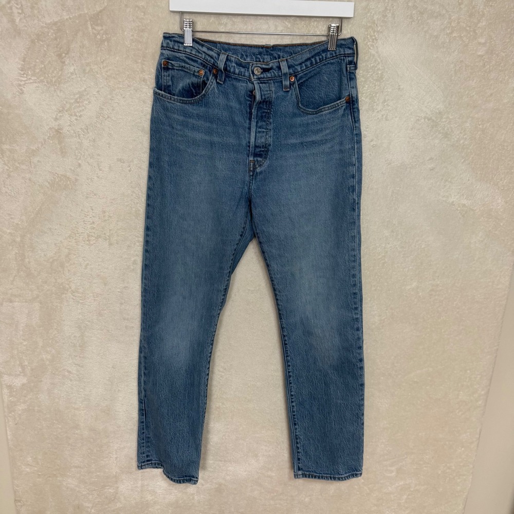 Levis 501 Original Fit Straight Leg Jeans Medium Wash Blue W30 L30 Timeless